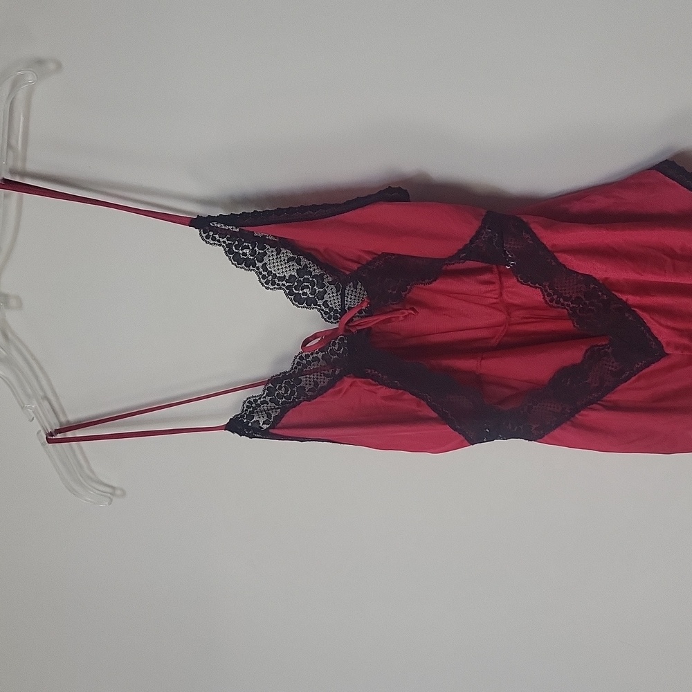 Vtg 80s LADY CAMEO DALLAS Red Nylon Black Lace Nylon Keyhole Front Teddy - Picture 3 of 11